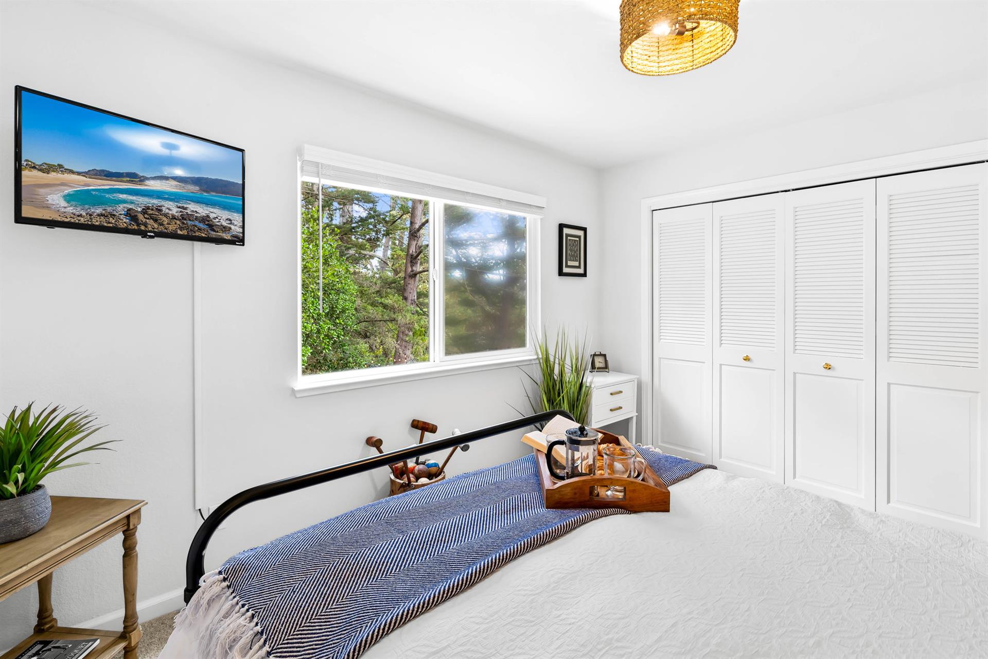 Bedroom 2  Upstairs. Queen Bed, TV