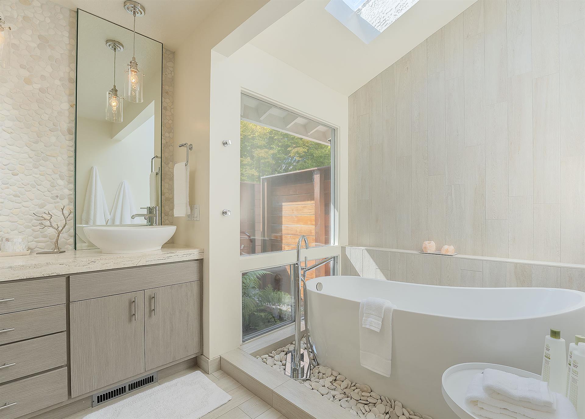 Decadent En Suite Bath, Shower, Separate Tub, Dual Vanity