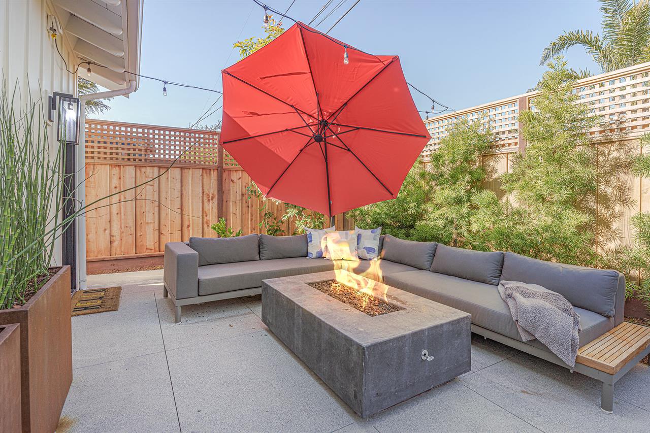 Backyard Fire Pit and Seating Area