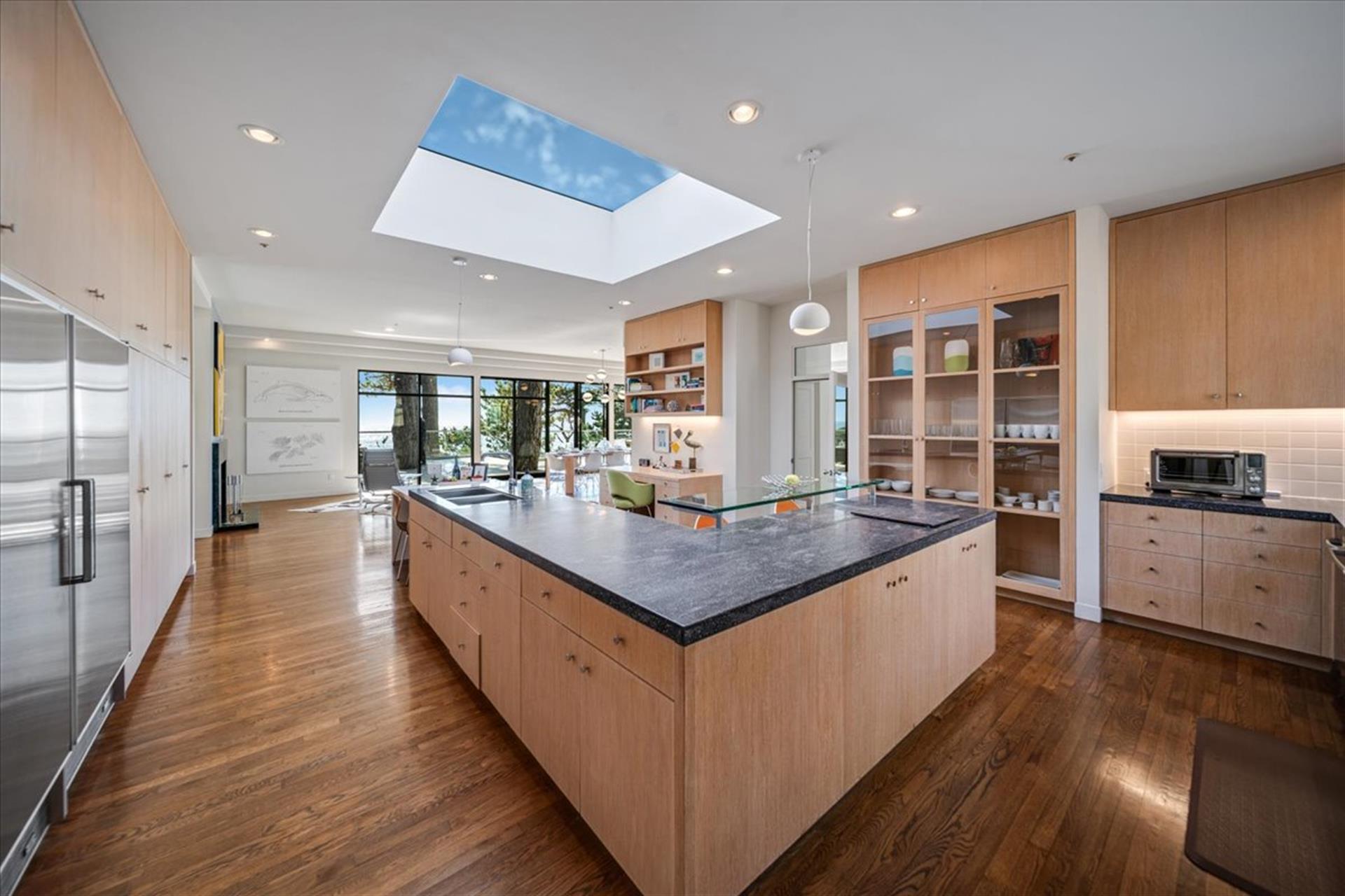 Huge FullyEquipped Gourmet Kitchen