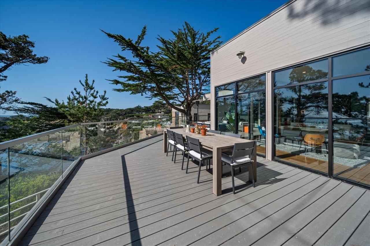 Ocean View Deck has Dining for Eight and a Gas BBQ Grill