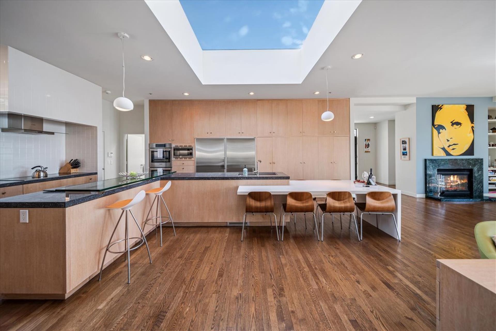 Spacious FullyEquipped Gourmet Kitchen