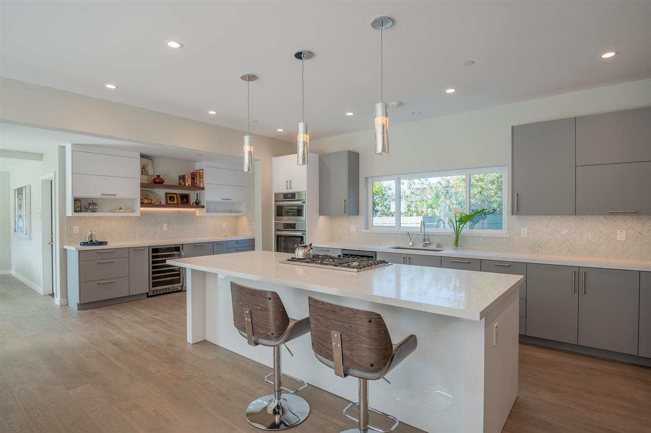 Fully Equipped Kitchen with Abundant Light and Counter Space