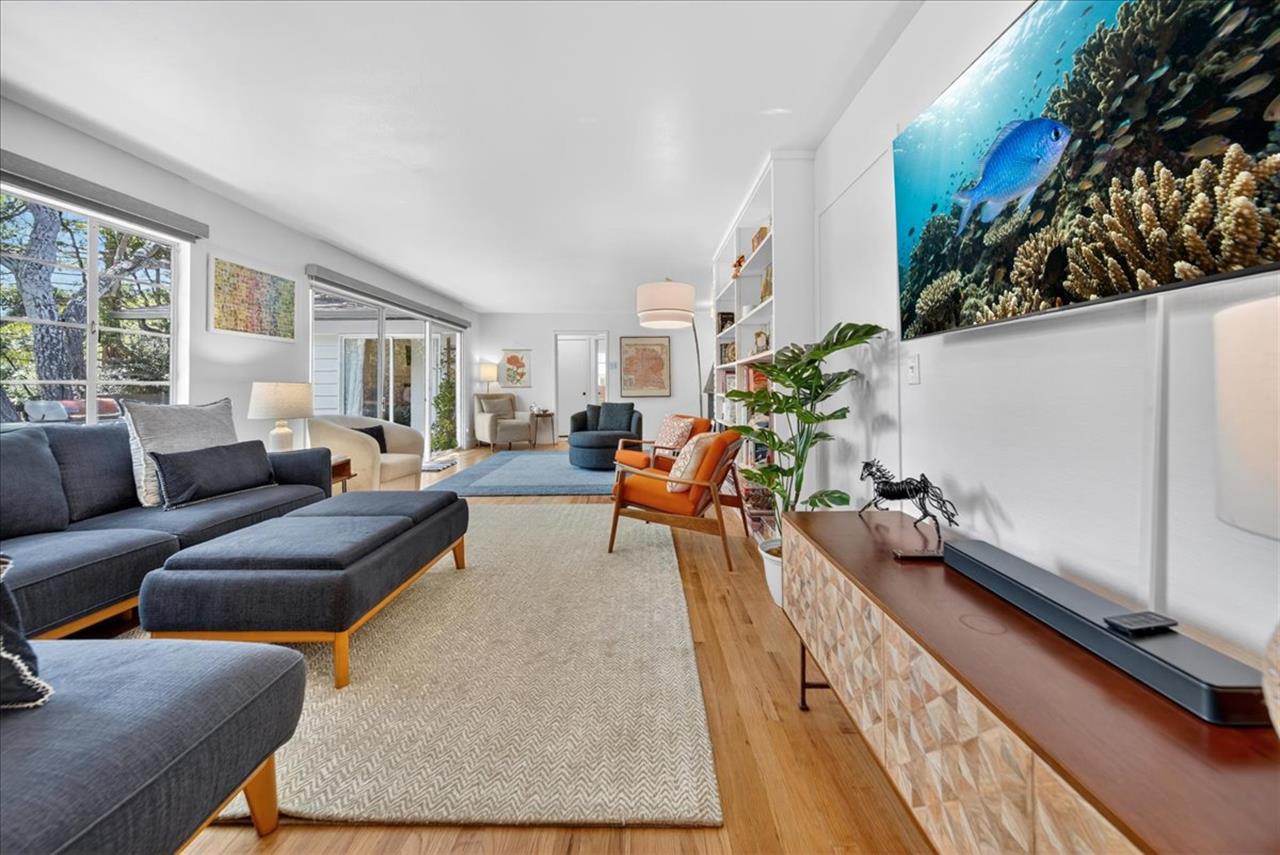 Living Room has a Smart TV for Streaming