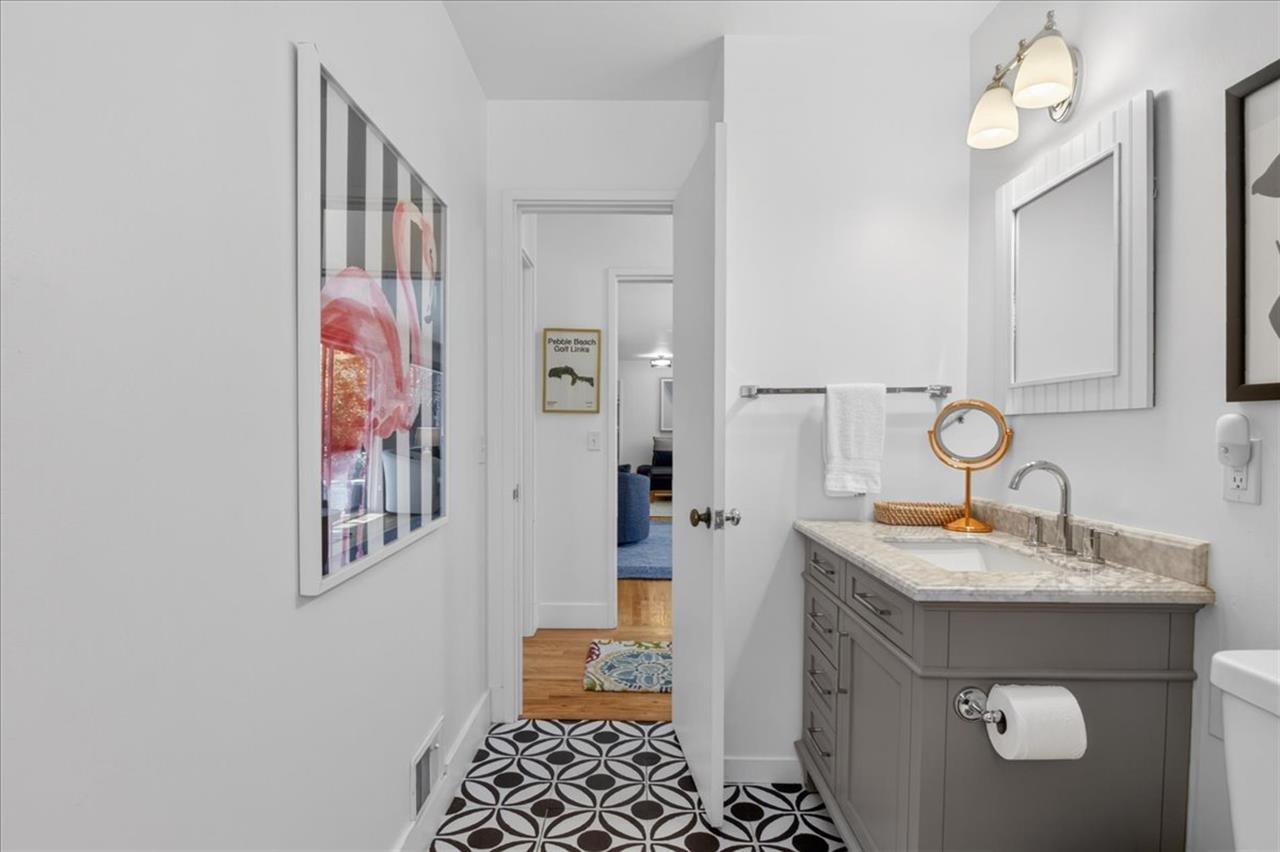 Full Hall Bath