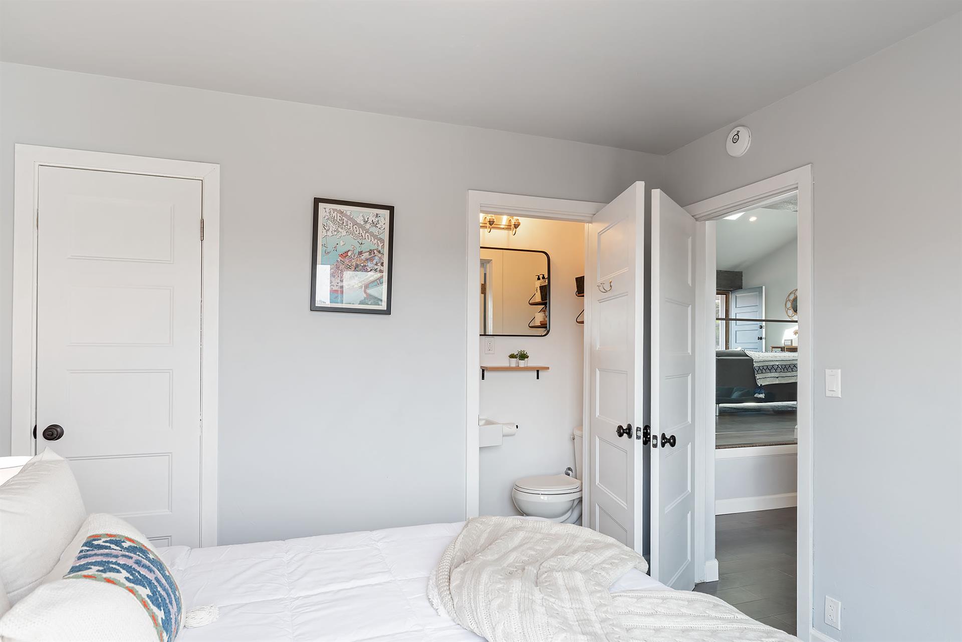 Bedroom 4, Queen, En Suite with Shower