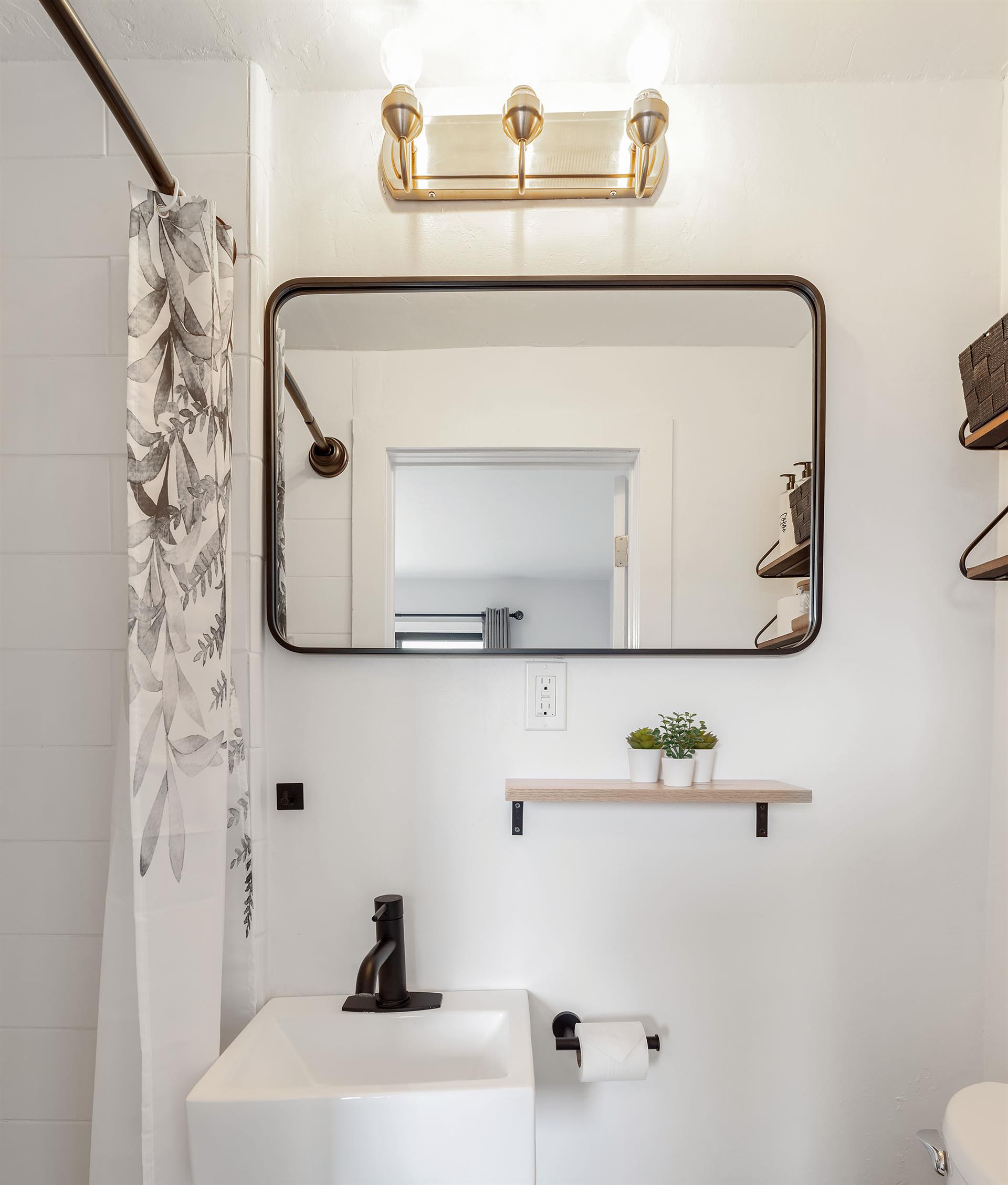 En Suite Bath in Bedroom 4 with a Small Shower
