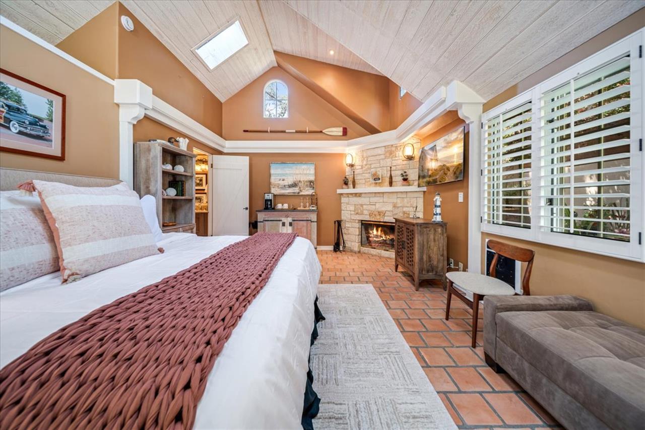 Guest House with Private Bathroom