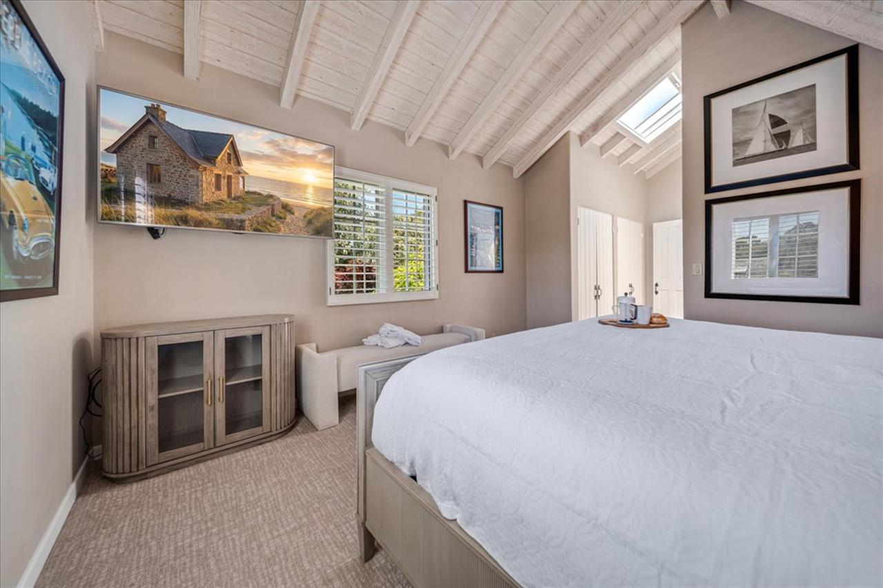 Upstairs Bedroom has a Smart TV