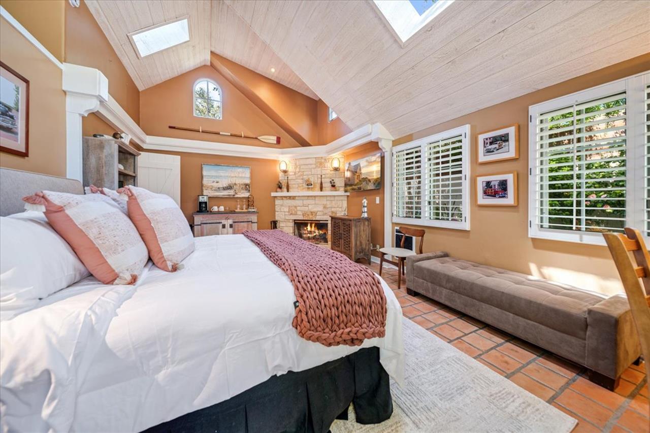 Guest Cottage has a Gas Fireplace and Smart TV