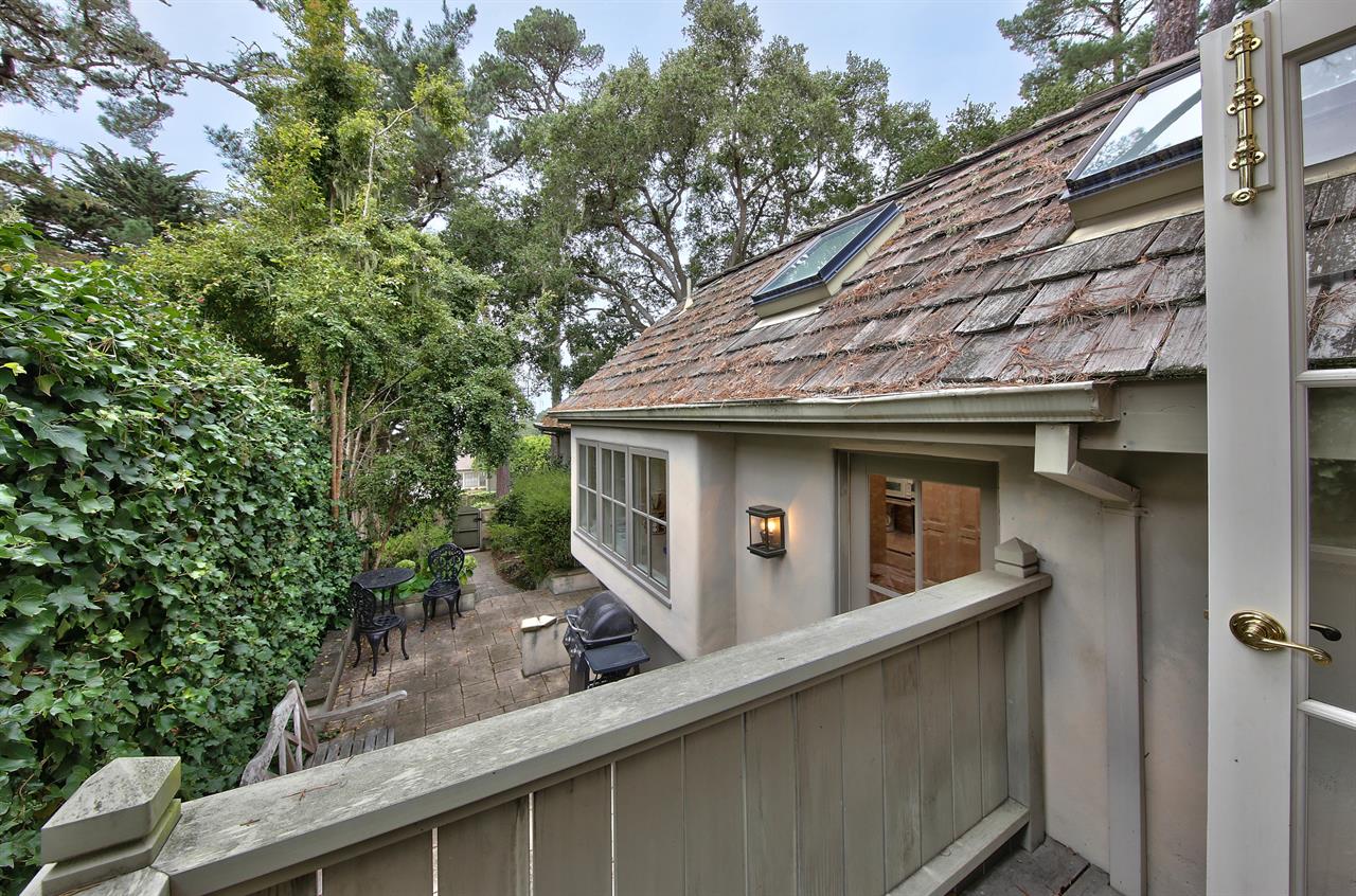 Upper Deck Off Bedroom 1