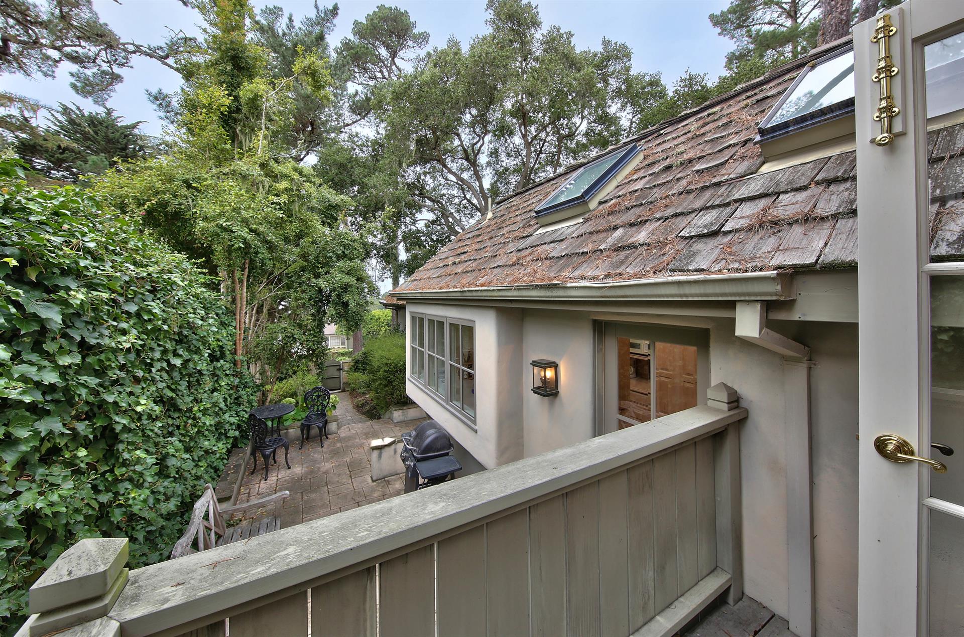 Upper Deck Off Bedroom 1