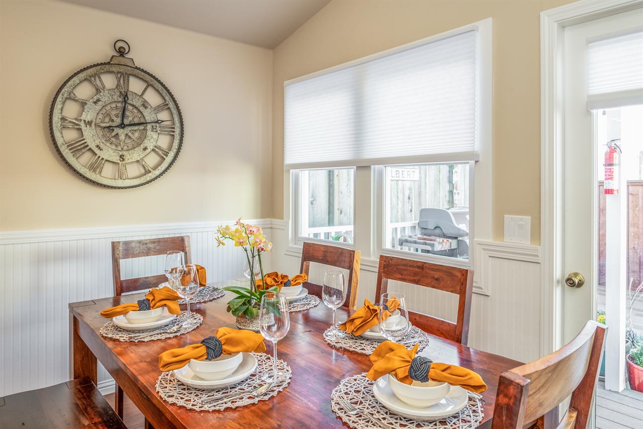 Dining Area Seats 6