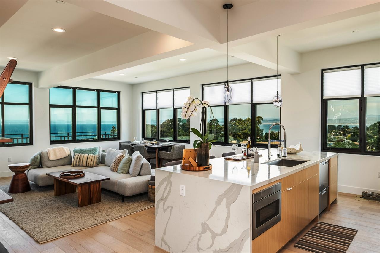 Welcome to Sweet Thursday Luxury Condo