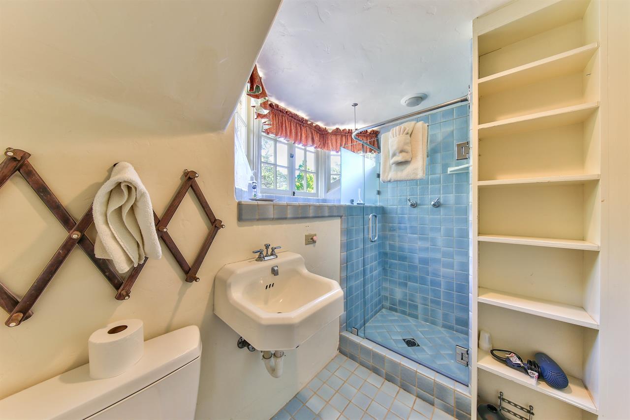 Upstairs En Suite Bathroom with Standing Shower