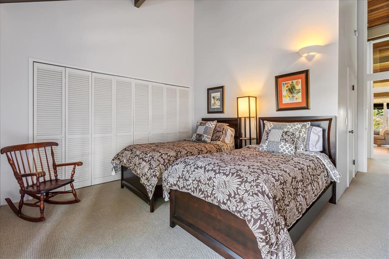 Bedroom 2 has Two Twin Beds