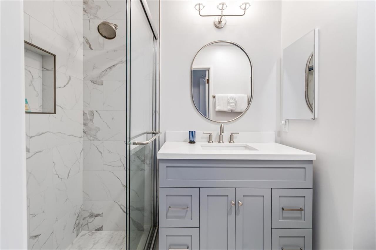 EnSuite Bath with Shower for Bedroom 2