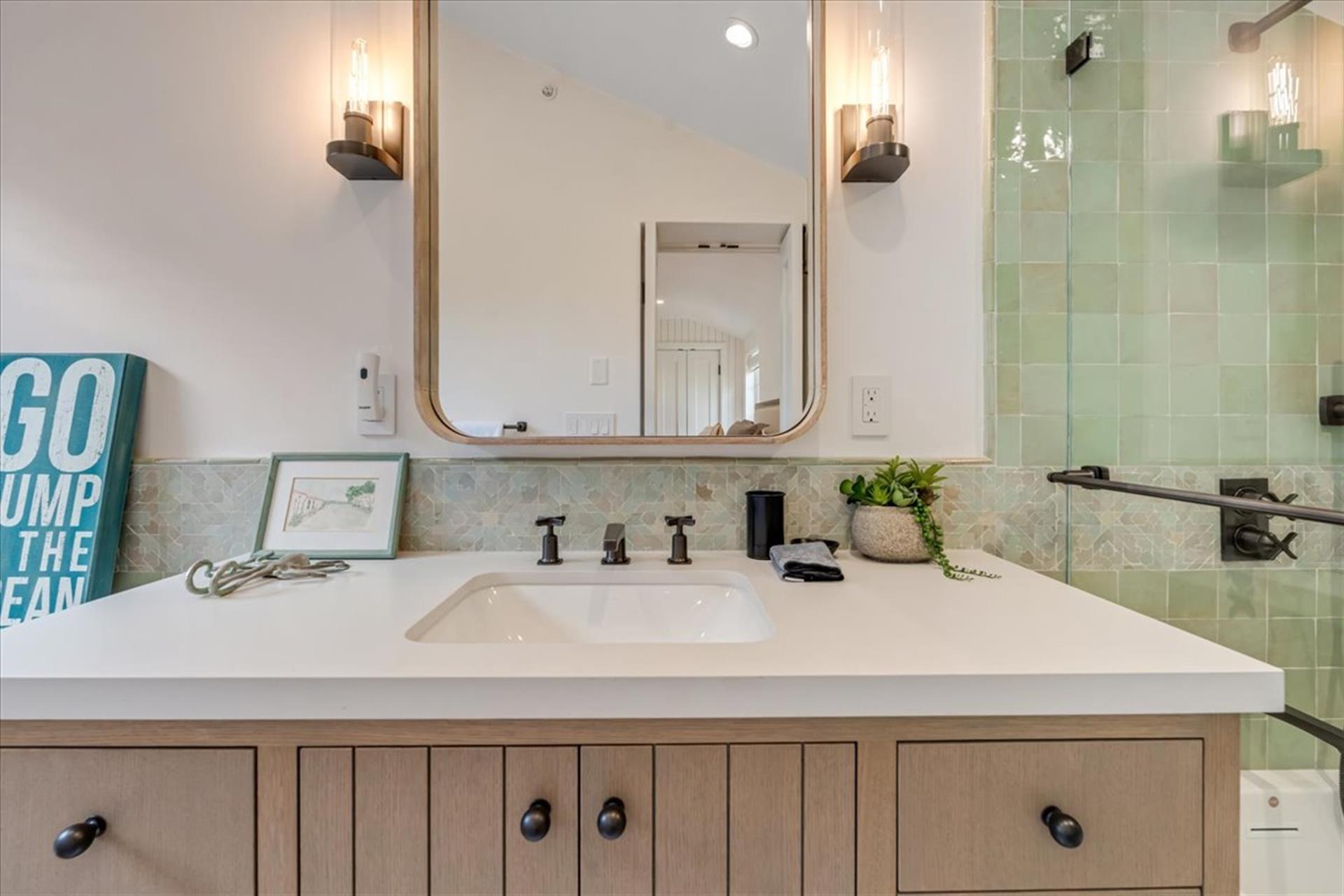 EnSuite Bath for Bedroom 2  ShowerOverTub Combination