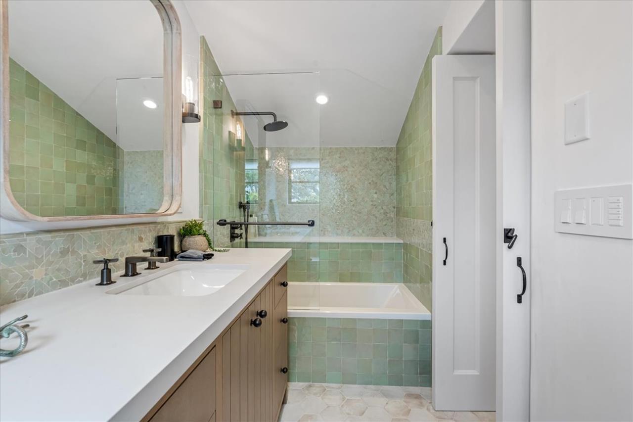 EnSuite Bath for Bedroom 2  ShowerOverTub Combination