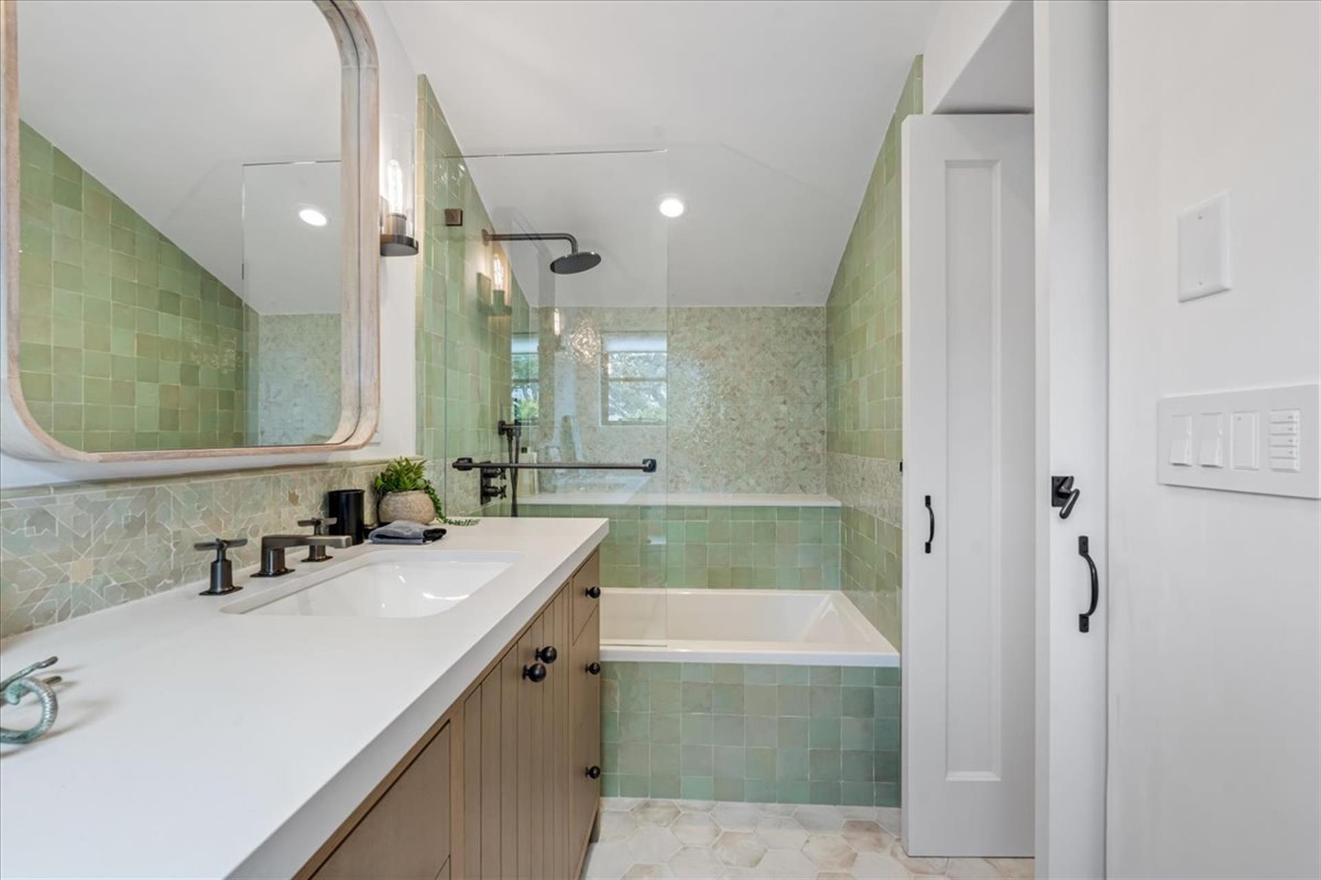EnSuite Bath for Bedroom 2  ShowerOverTub Combination