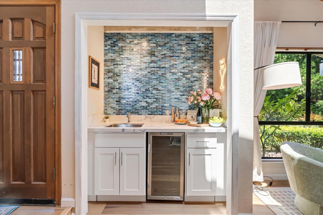 Entry Foyer has a Wet Bar