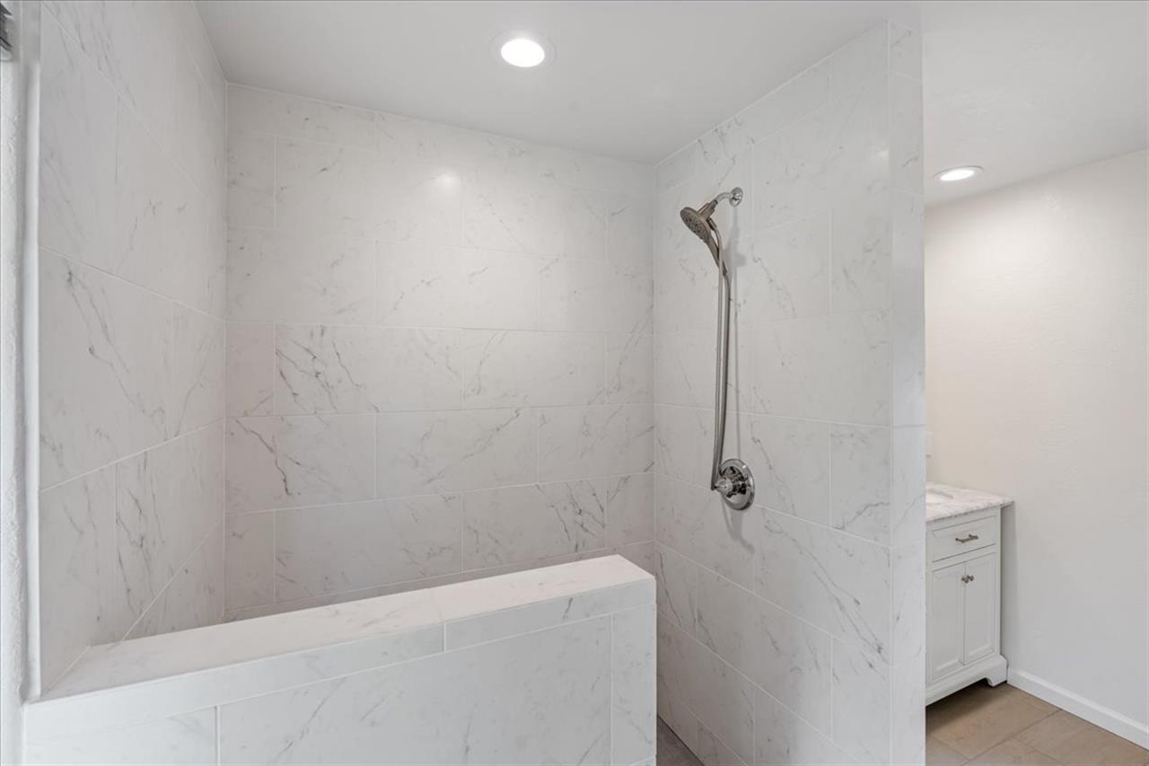 EnSuite Bath with Shower for Bedroom 1
