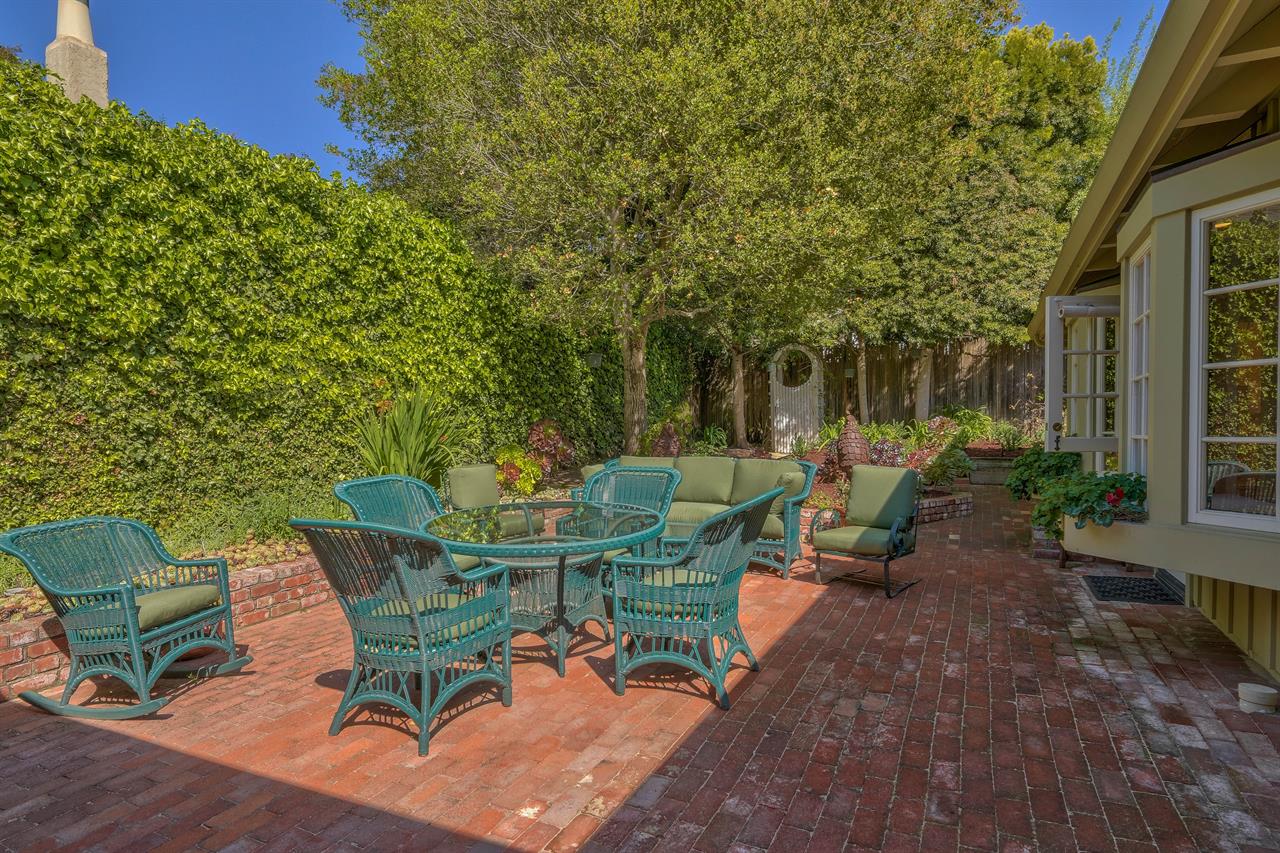 Backyard Brick Patio