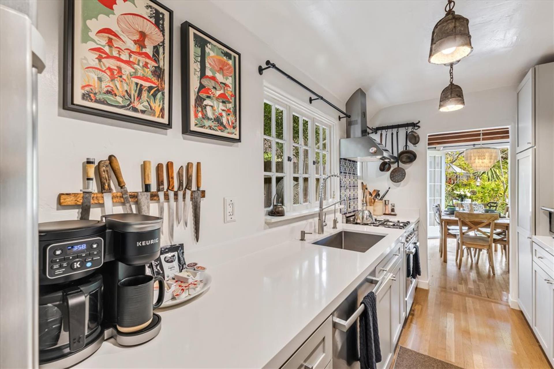 Fully Equipped Gourmet Kitchen