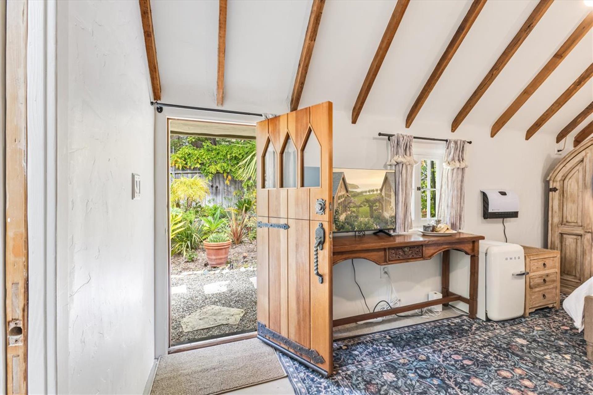 Detached Guest Cottage