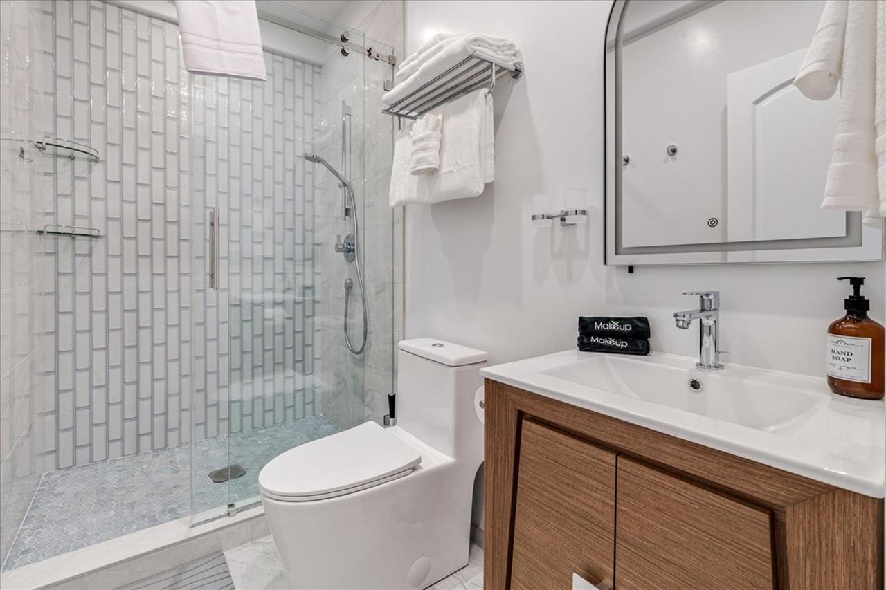 Guest Suite Bathroom