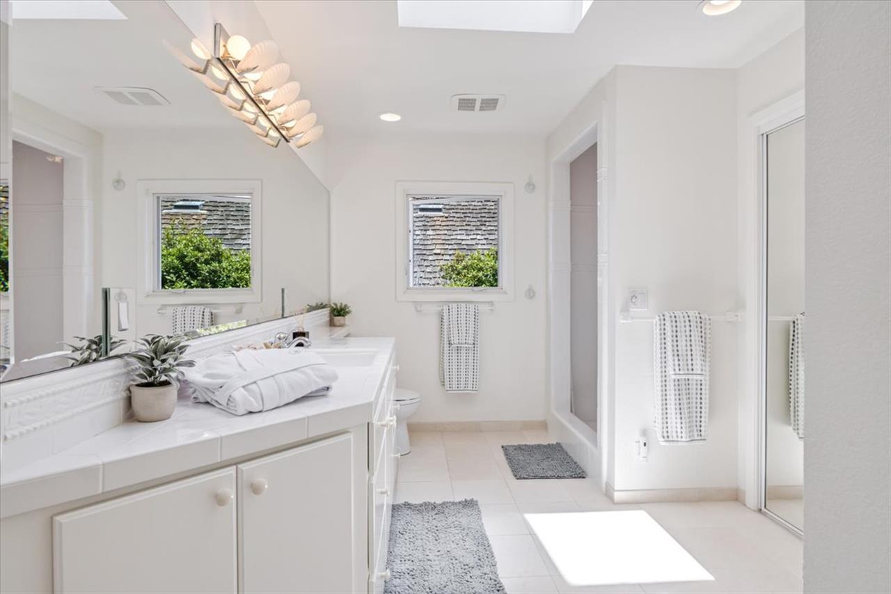 EnSuite Bath with Shower for Bedroom 1