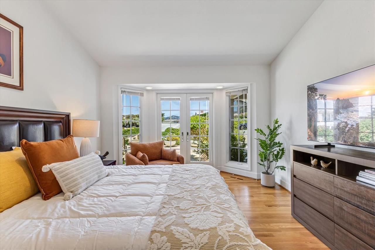 Bedroom 3, Queen, TV, Patio Access
