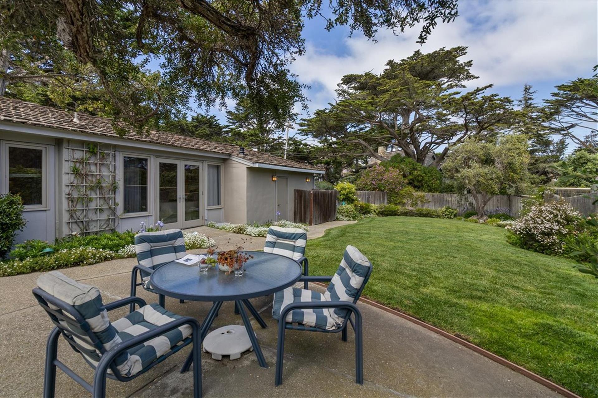 Outdoor Dining Area with BBQ Grill
