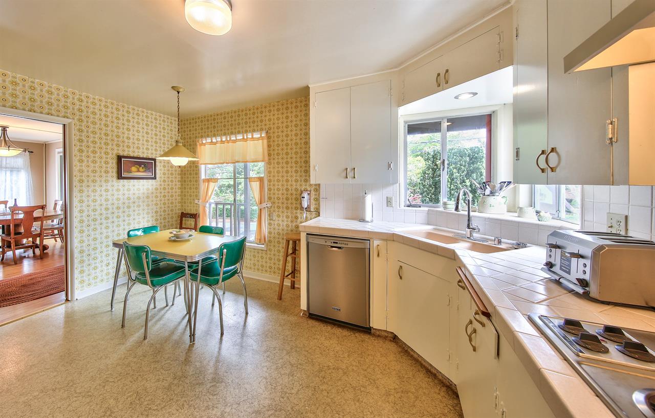 WellEquipped Kitchen with Both Vintage and Modern Elements