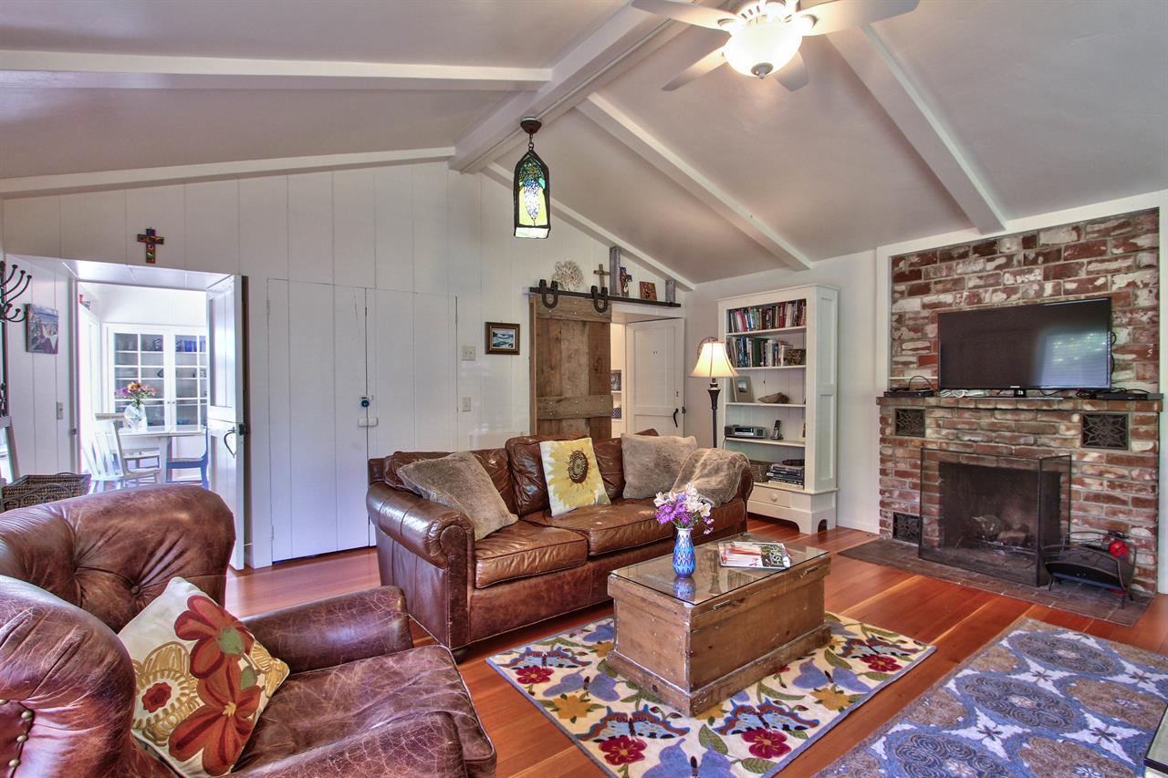 Comfortable Living Room with Leather Furniture, Gas Fireplace