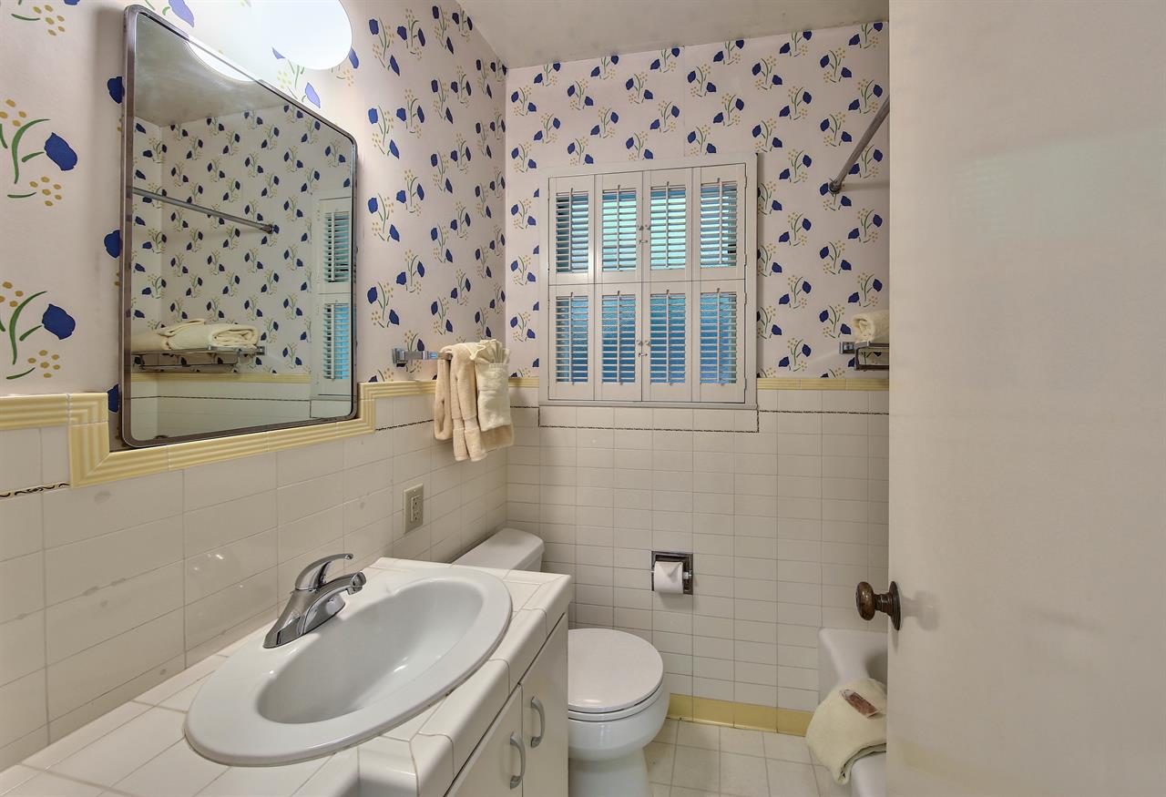 Shared Hall Bathroom 2 has a ShowerOverTub Combination