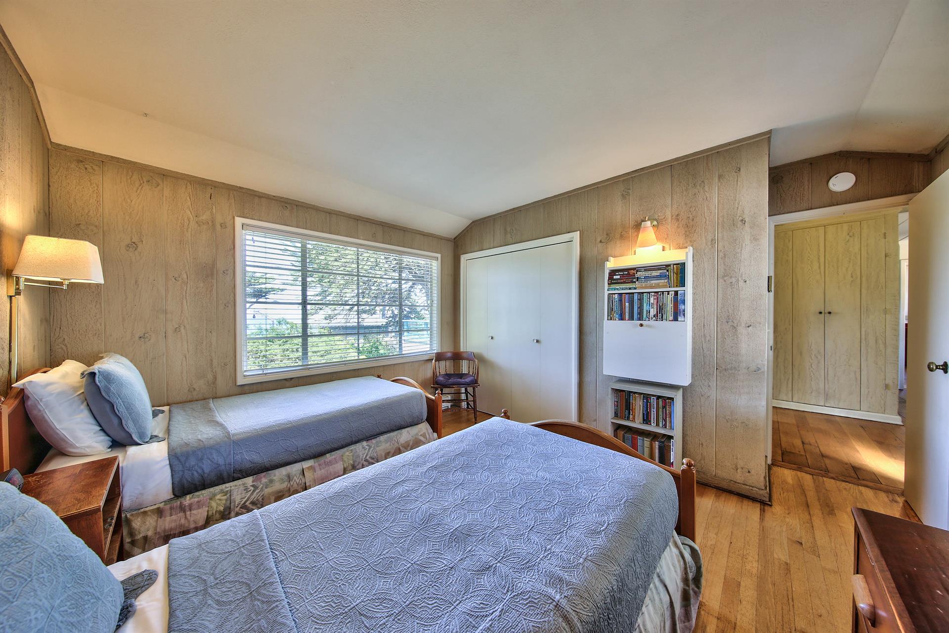 Bedroom 2, Two Twins