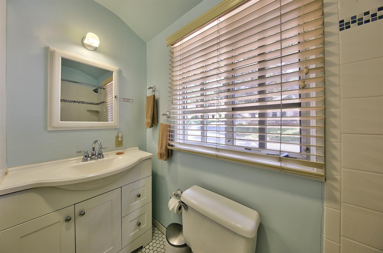 Full Hall Bathroom with ShowerOverTub Combination