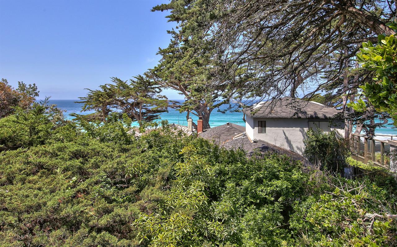 Stroll to the Beach in Just a Few Minutes