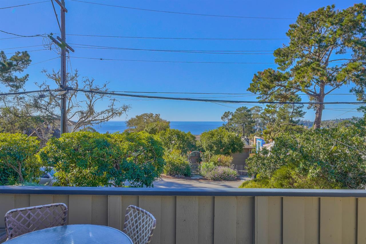 Walk to the Beach and Downtown CarmelbytheSea