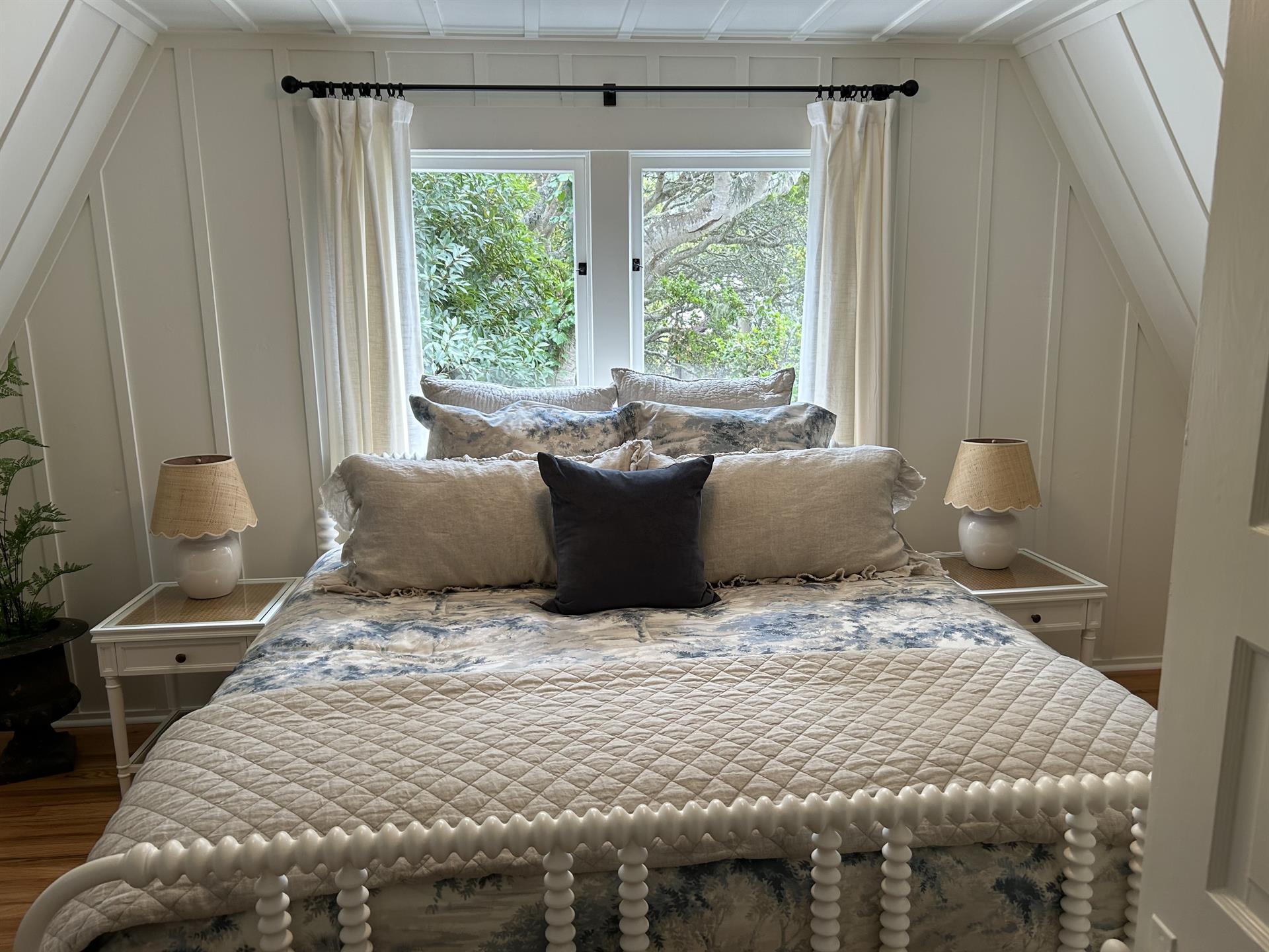 Bedroom 1, King Bed Upstairs