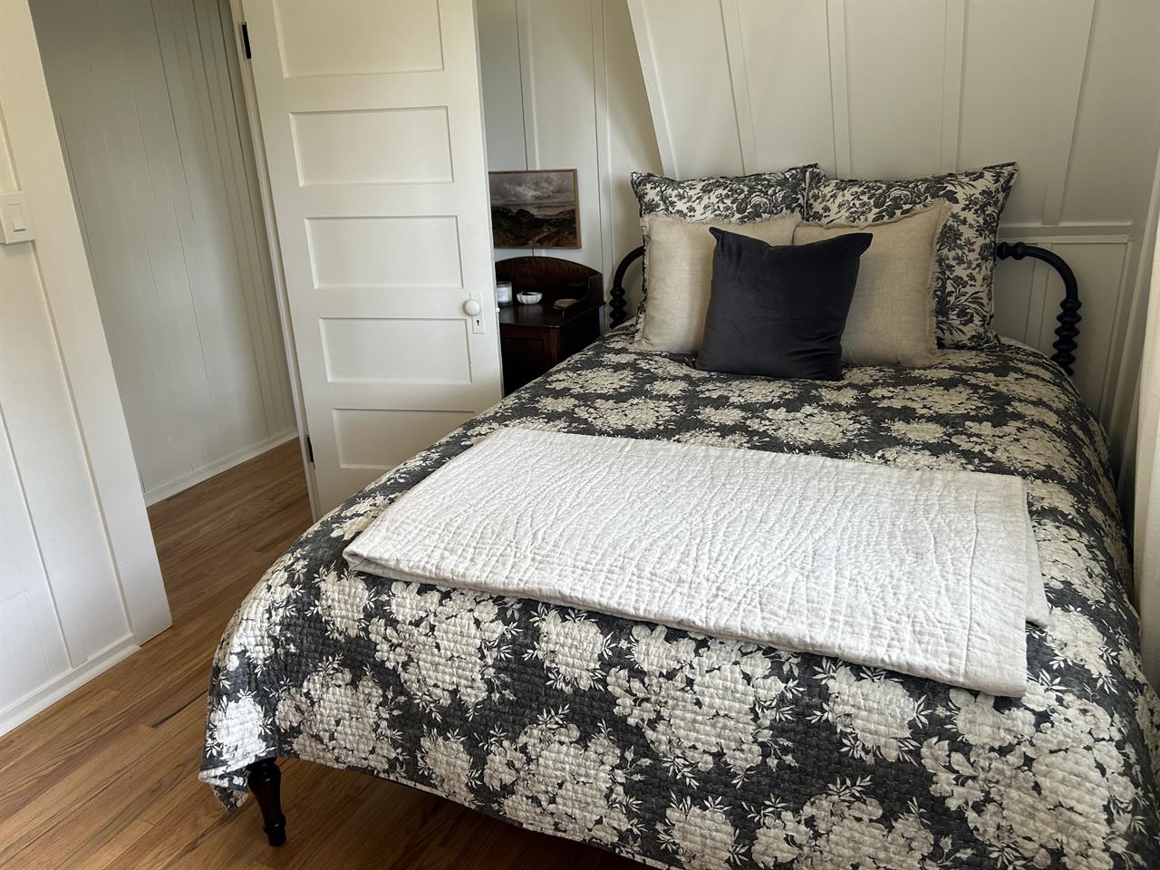 Bedroom 2, Queen Bed Upstairs