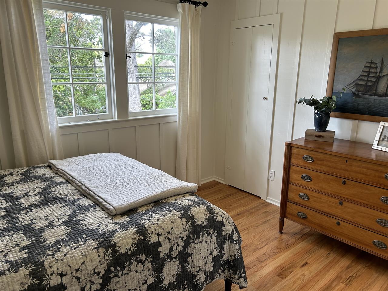 Bedroom 2, Queen Bed Upstairs