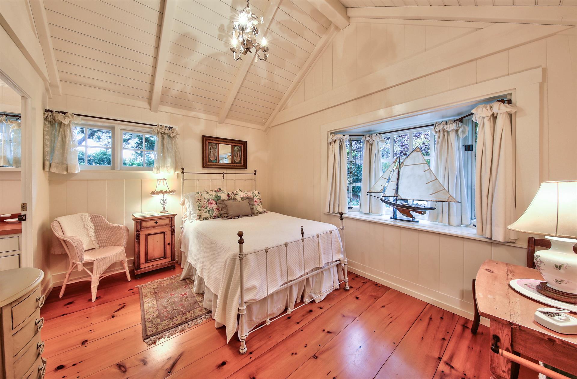 Bedroom 3, FullDouble, En SuiteHall Bathroom