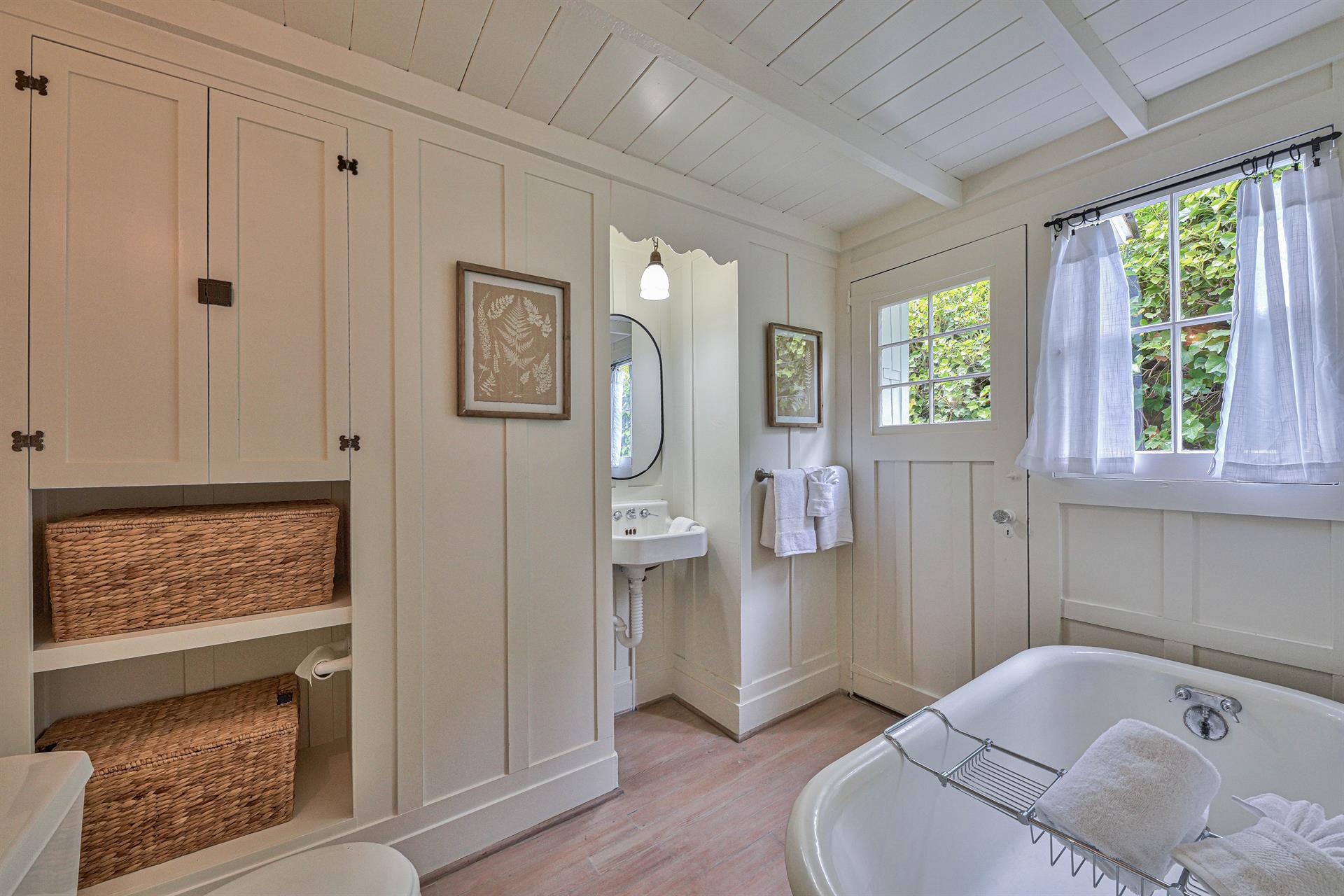 En Suite Bathroom with Clawfoot Bathtub No Shower