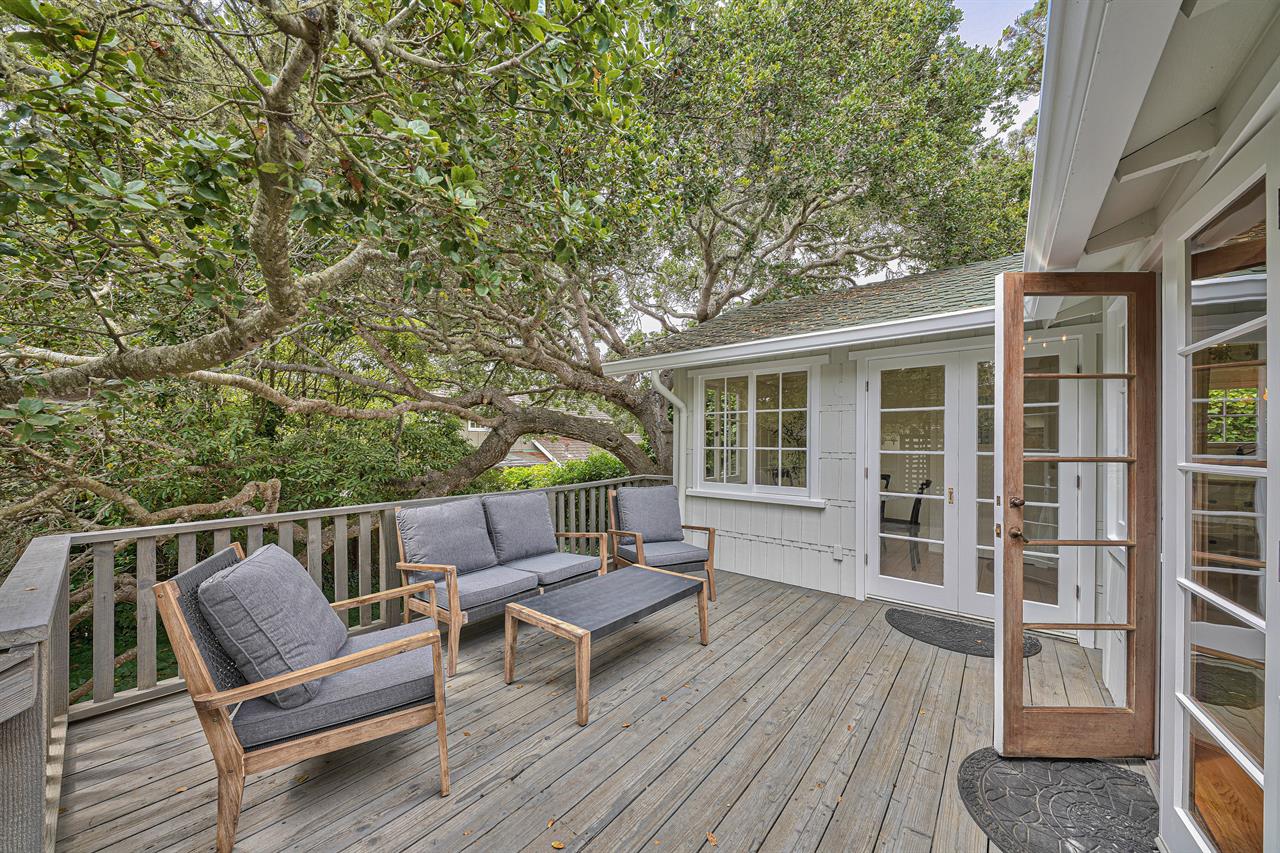Deck with Outdoor Seating Area