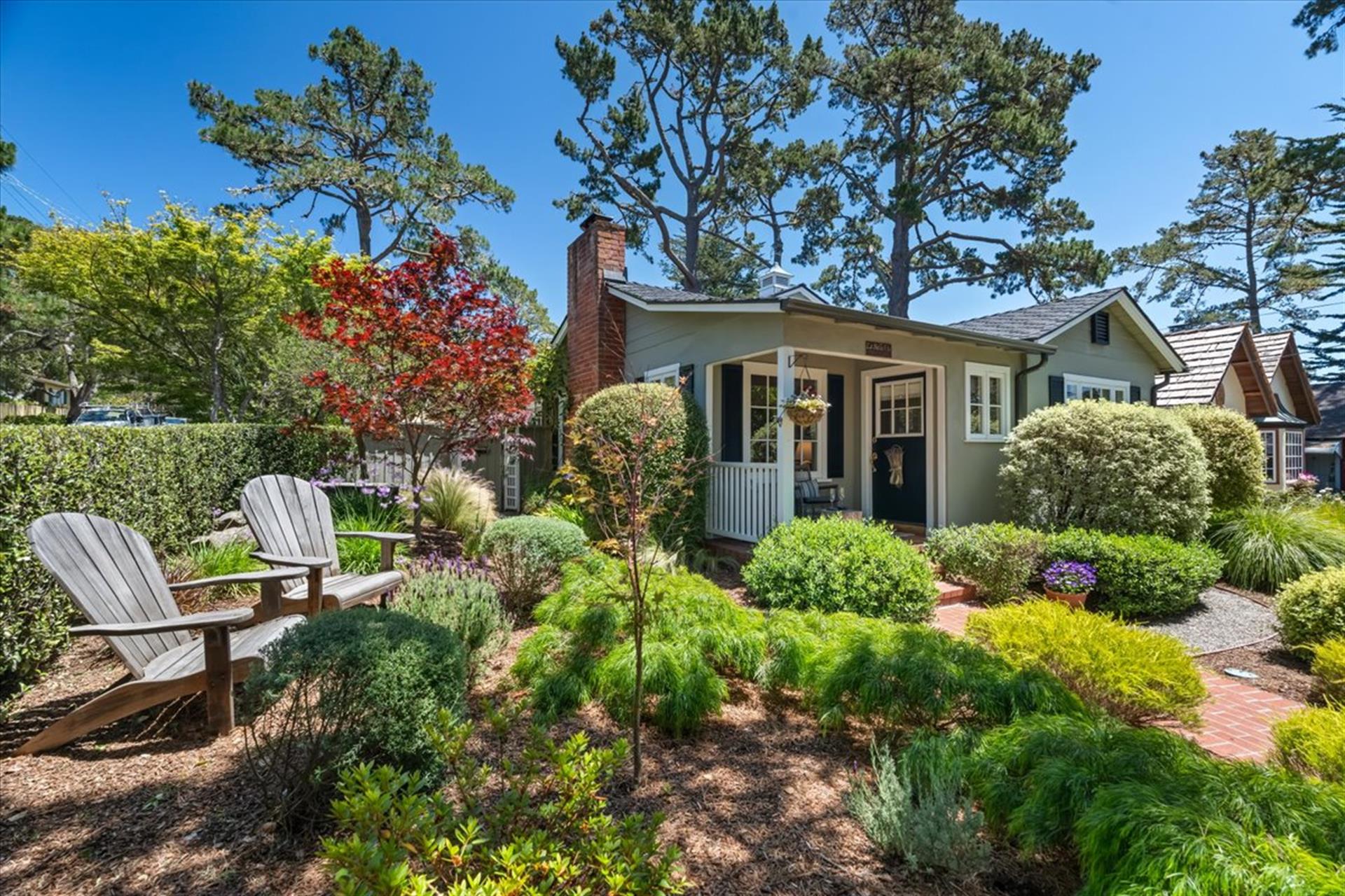 Welcome to La Belle Vie  Charming Carmel Cottage