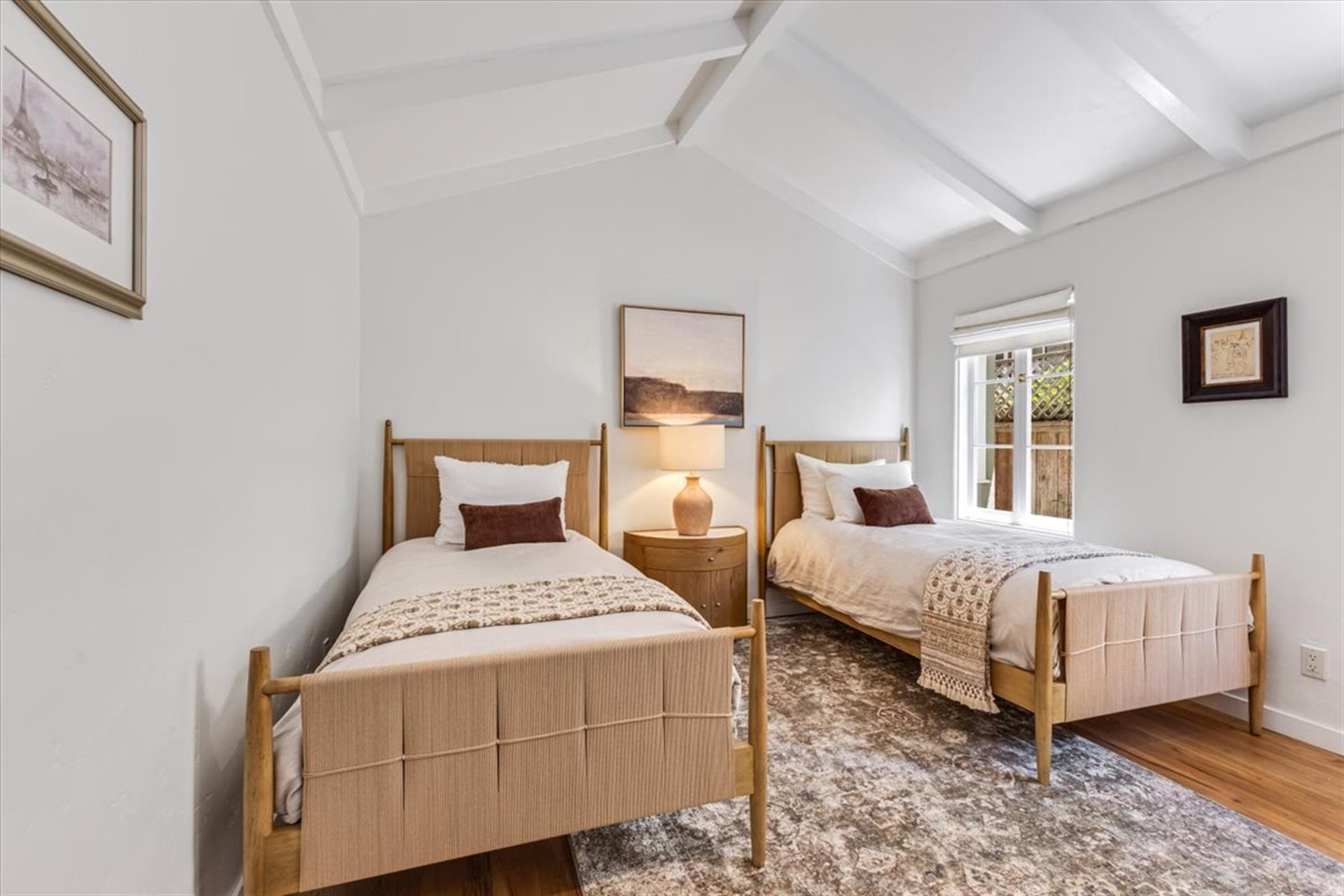 Bedroom 3 has 2 Twin Beds