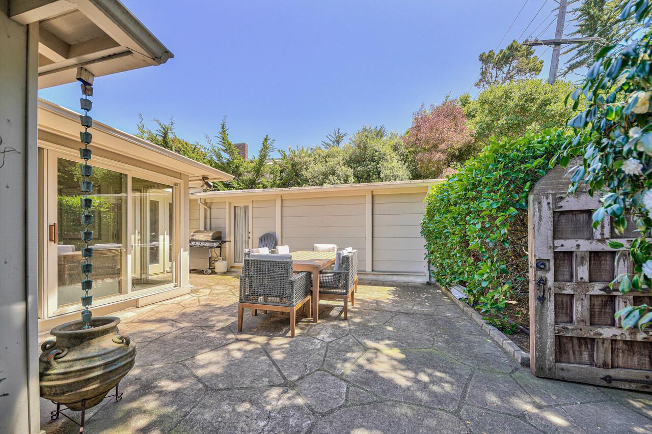 Private Outdoor Dining with BBQ Grill