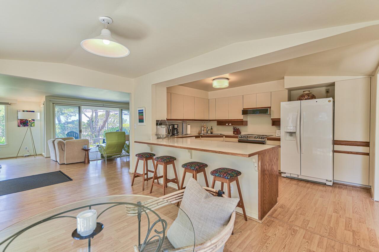 Casual Counter Seating Bistro Table for Two